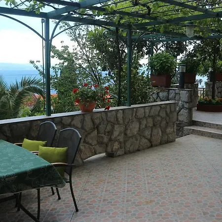 Apartament Komel *