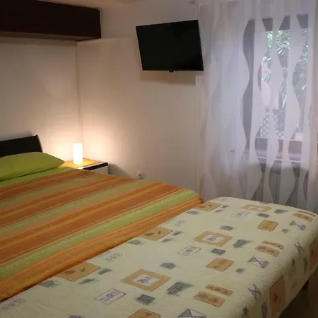 Apartment Komel *