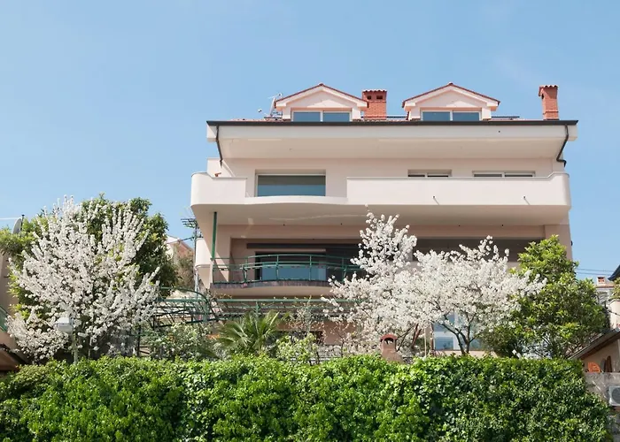 아파트 Komel 오파티아